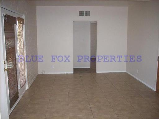 7143 E Kingston Dr - Photo 3 of 9