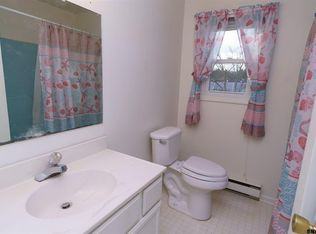 38 Longmeadow Dr - Photo 3 of 4