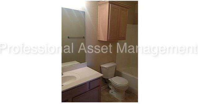 1015 Tyler James Dr - Photo 3 of 15