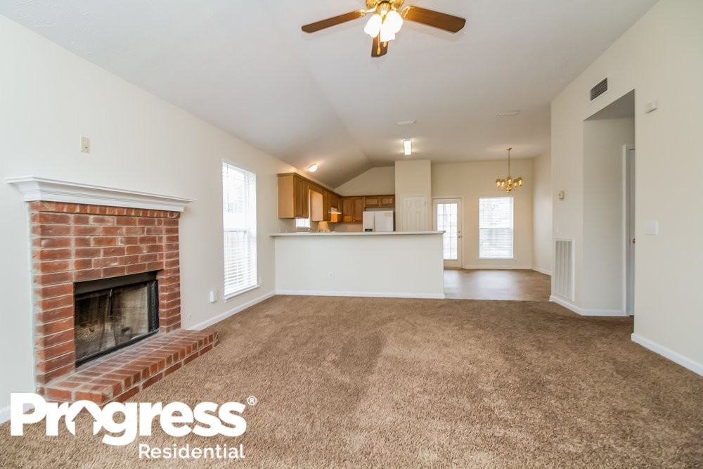 5441 Hickory Woods Dr - Photo 3 of 15