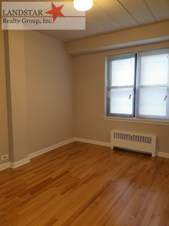 1360 West Touhy Avenue - Photo 3 of 19