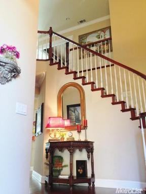 302 Alpine Falls Dr - Photo 2 of 16