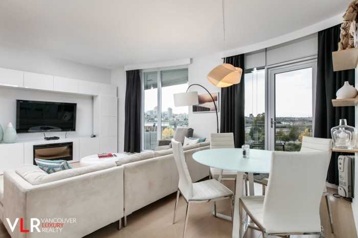 1616 Columbia Street (# 3637) - Photo 2 of 31