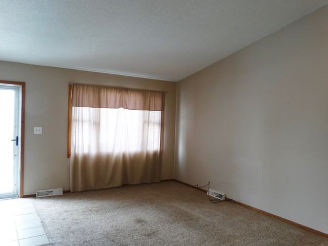 1440 S Hamilton St #2 - Photo 3 of 12