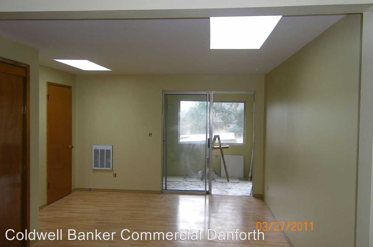 15233 9th Ave SW - Photo 2 of 12