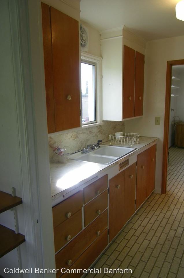 15233 9th Ave SW - Photo 3 of 12