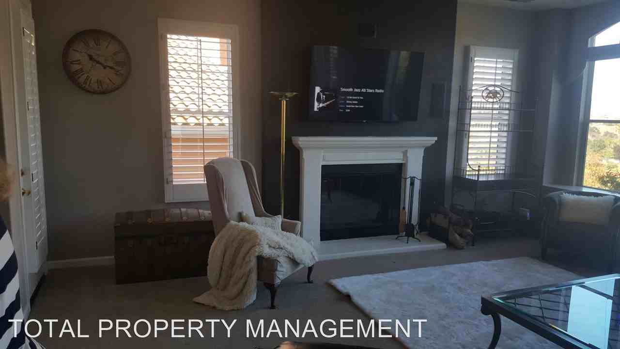 2313 Silver Breeze Ct - Photo 2 of 9