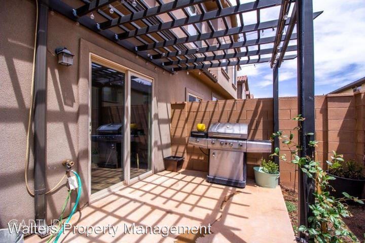 2488 Manzoni Road - Photo 2 of 18