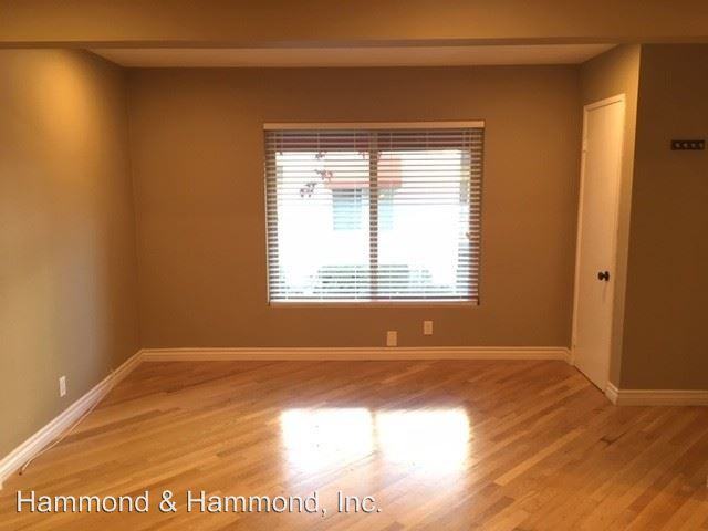 5652 Yolanda Ave #6 - Photo 3 of 7