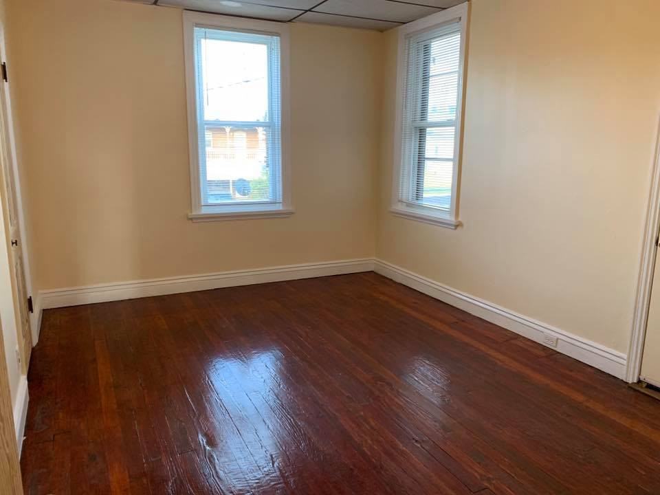 827 Church St - Photo 2 of 23