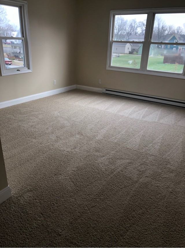 204 E 5th St - Photo 3 of 6