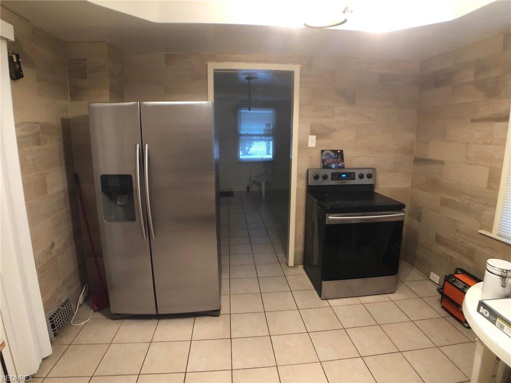 3424 W 58th St - Photo 3 of 13