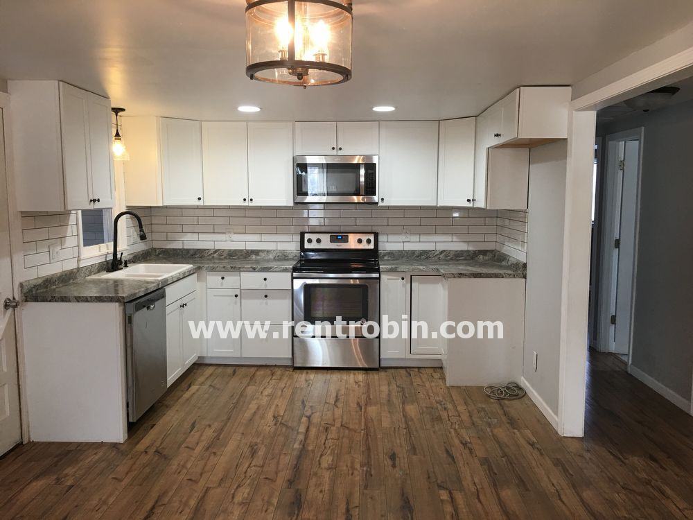 3935 N Cherry St - Photo 2 of 11