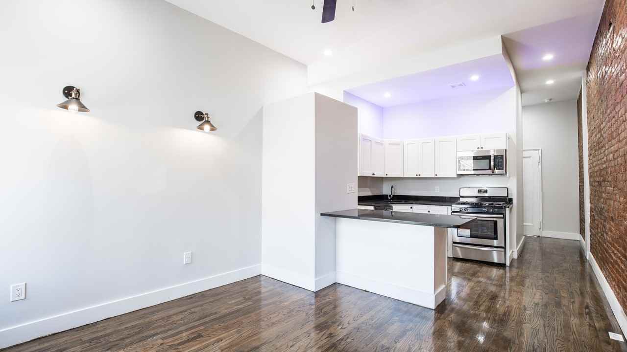 258 Halsey Street #107