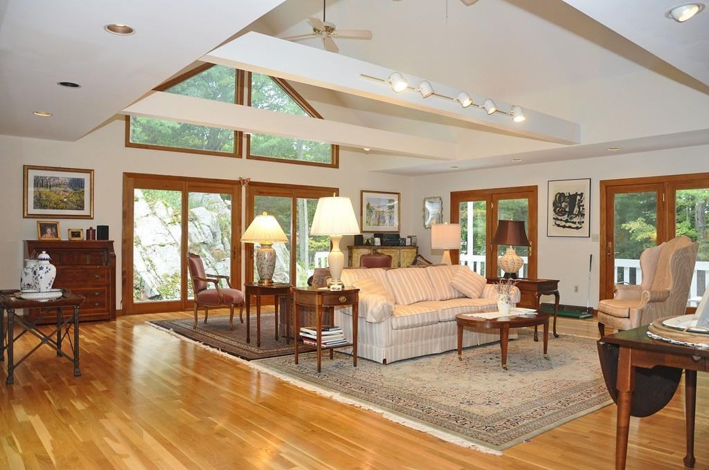 4 Crestview Ln - Photo 2 of 21