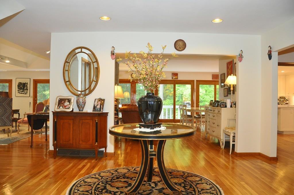 4 Crestview Ln - Photo 3 of 21