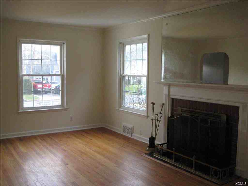 10 Longview Dr - Photo 3 of 11