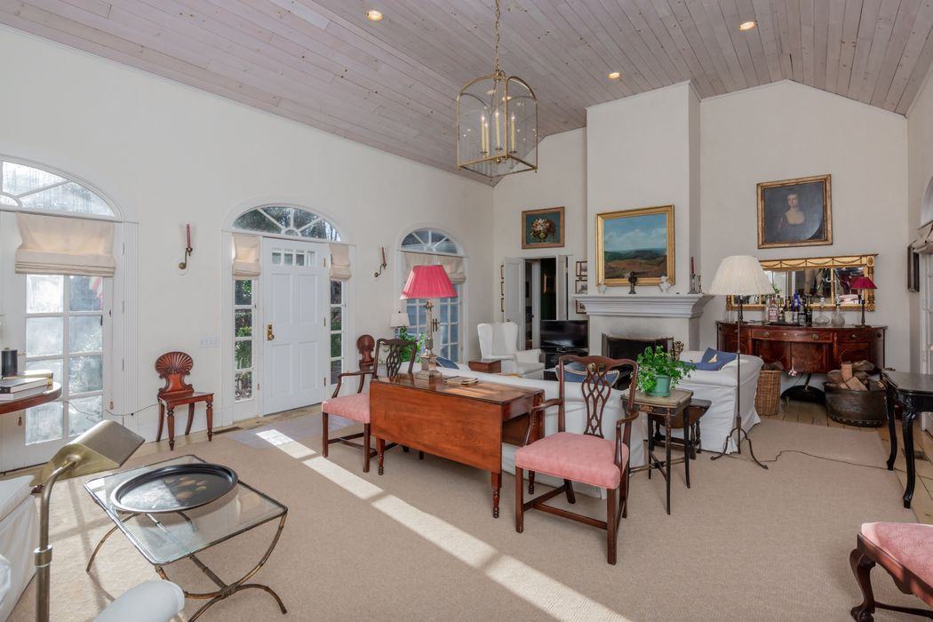 2 Foxcroft Lane - Photo 3 of 17