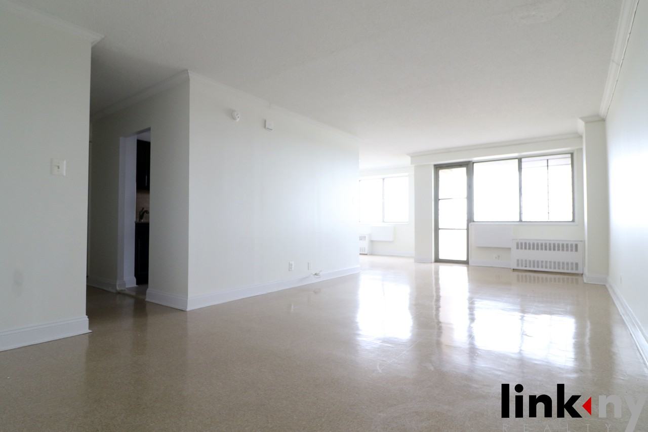 40 East Sidney Avenue #18L