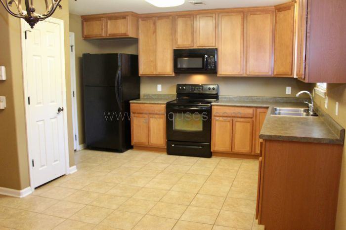1717 White Oak Lane - Photo 2 of 19