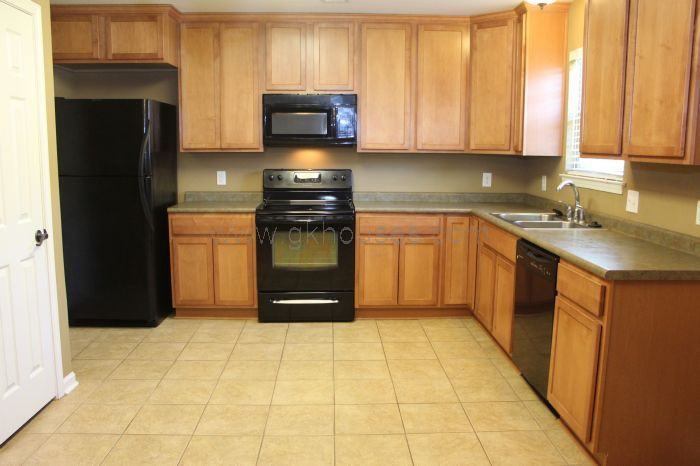1717 White Oak Lane - Photo 3 of 19