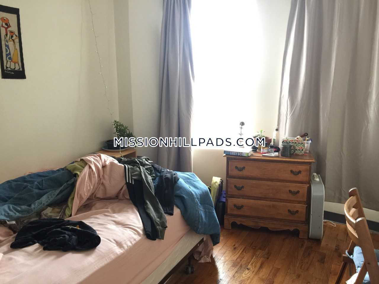 840 Huntington Avenue #2 - Photo 3 of 4