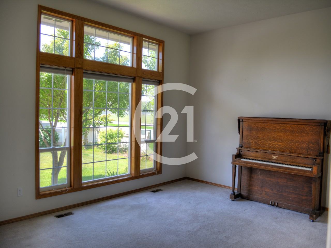 822 North Swing Street - Photo 2 of 16