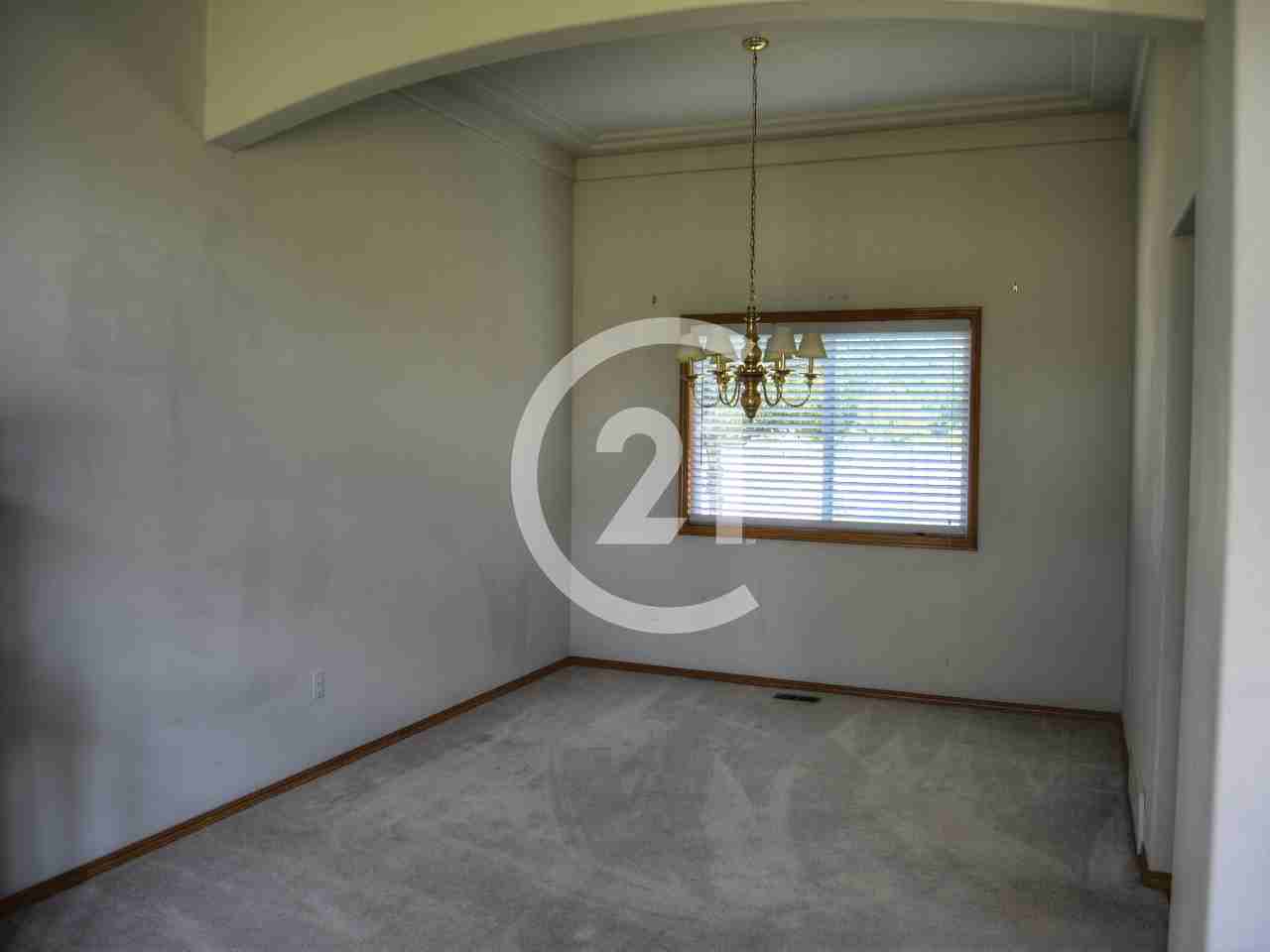 822 North Swing Street - Photo 3 of 16