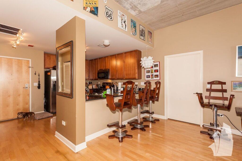 847 North Kingsbury Street - Photo 3 of 16