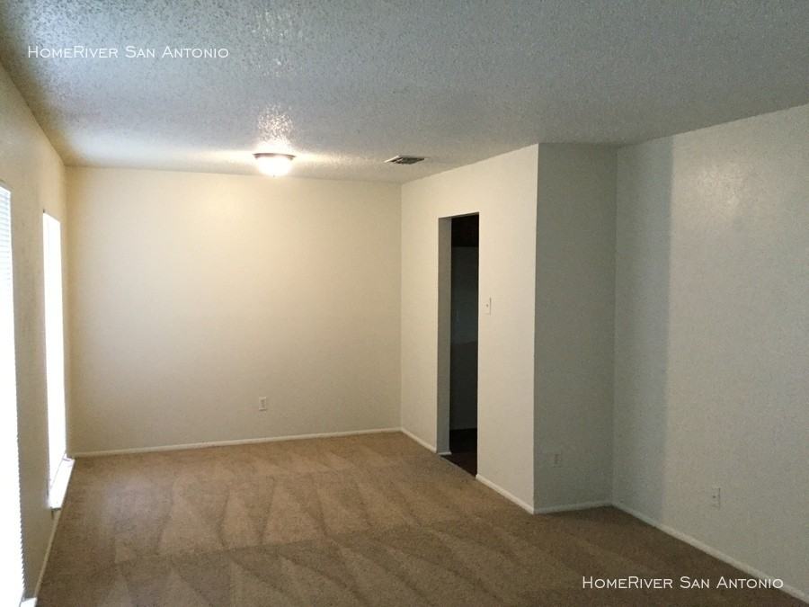 2922 Timber View Dr - Photo 2 of 13