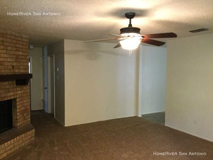 2922 Timber View Dr - Photo 3 of 13