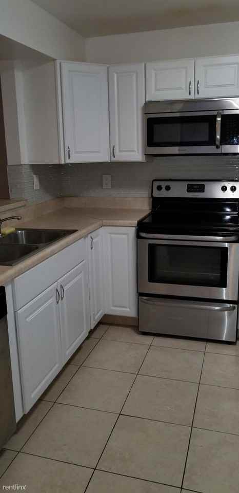 5790 Stirling Rd - Photo 2 of 10