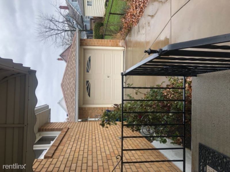 447 Goethe St - Photo 2 of 16