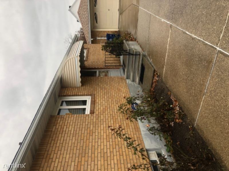447 Goethe St - Photo 3 of 16