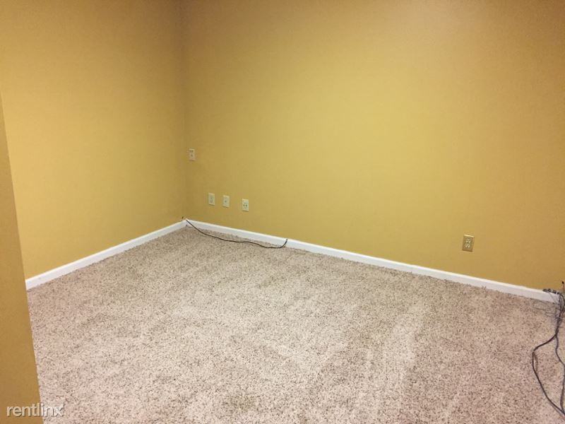 424 N College St - Photo 2 of 14