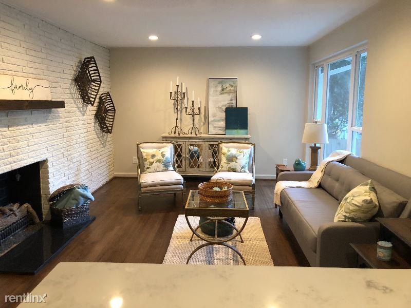 1029 Broadmoor Dr - Photo 2 of 21