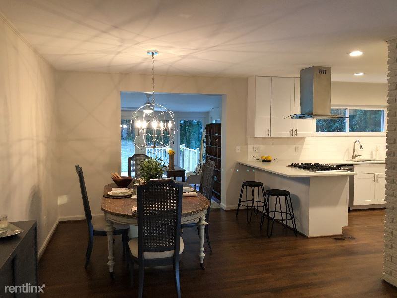 1029 Broadmoor Dr - Photo 3 of 21