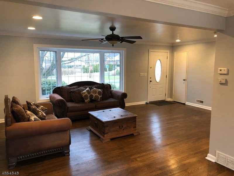 50 Washington Ave - Photo 2 of 15