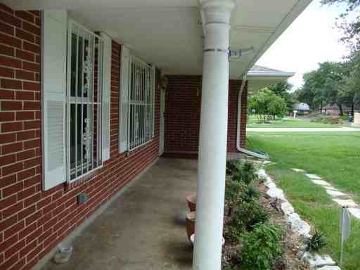 315 Trafalgar Rd - Photo 3 of 7