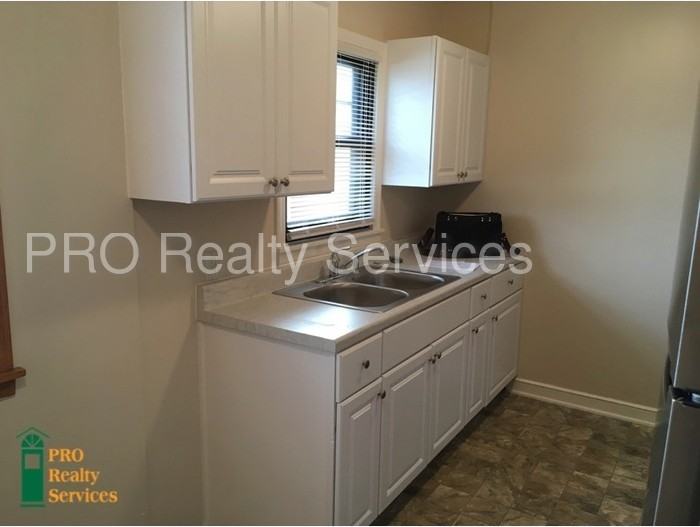 5809 44th Ave S - Photo 2 of 11