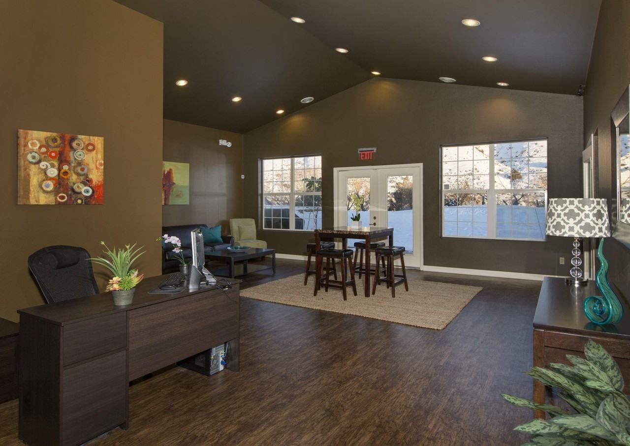 Eagle Villas - Photo 3 of 11