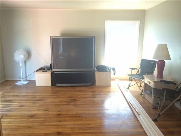 880 98th Ave - Photo 2 of 8