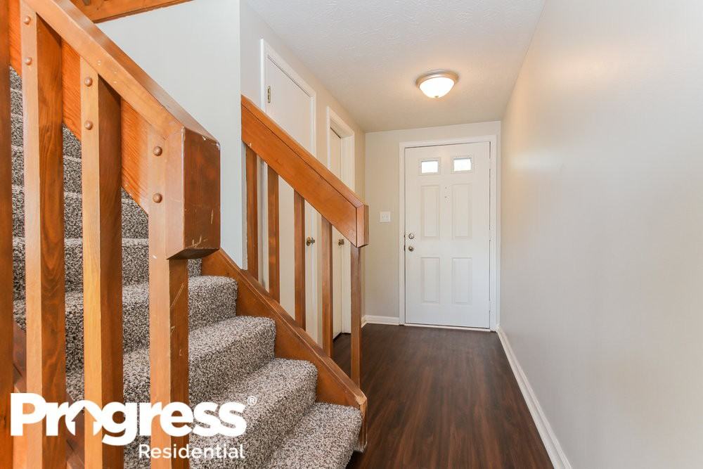 7159 Bay Point Ct - Photo 2 of 17