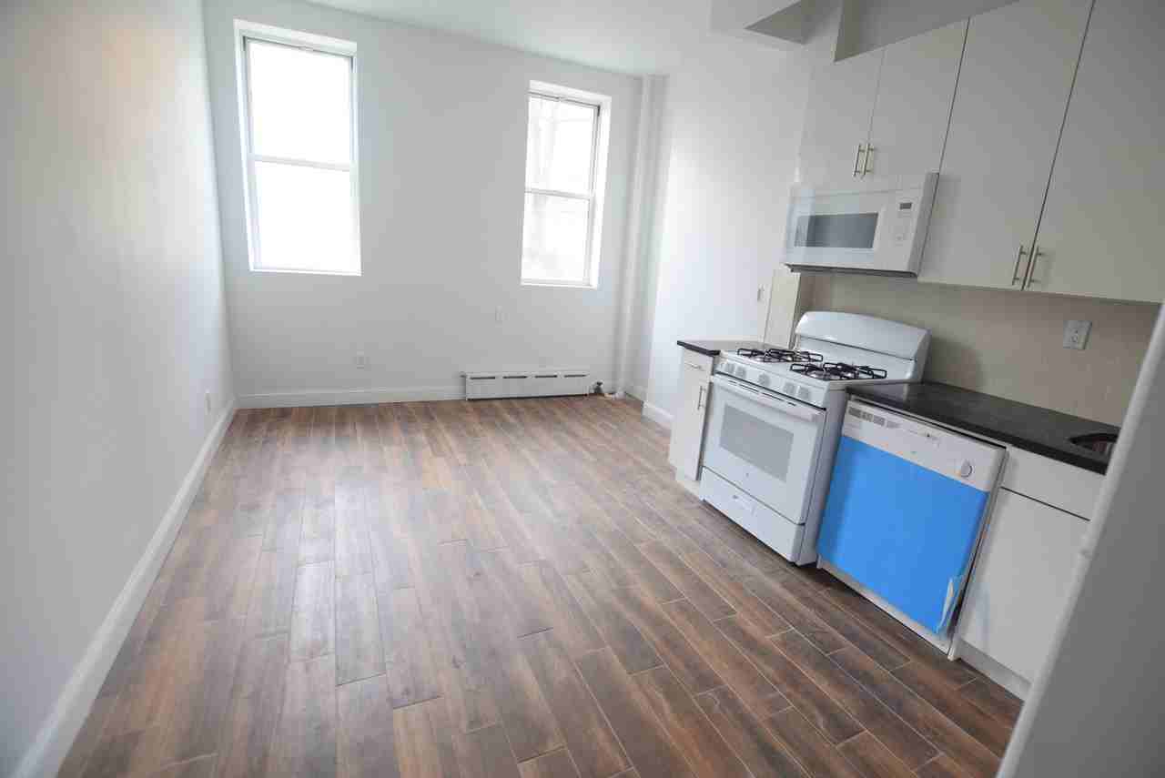 131 Wyckoff Avenue #fg