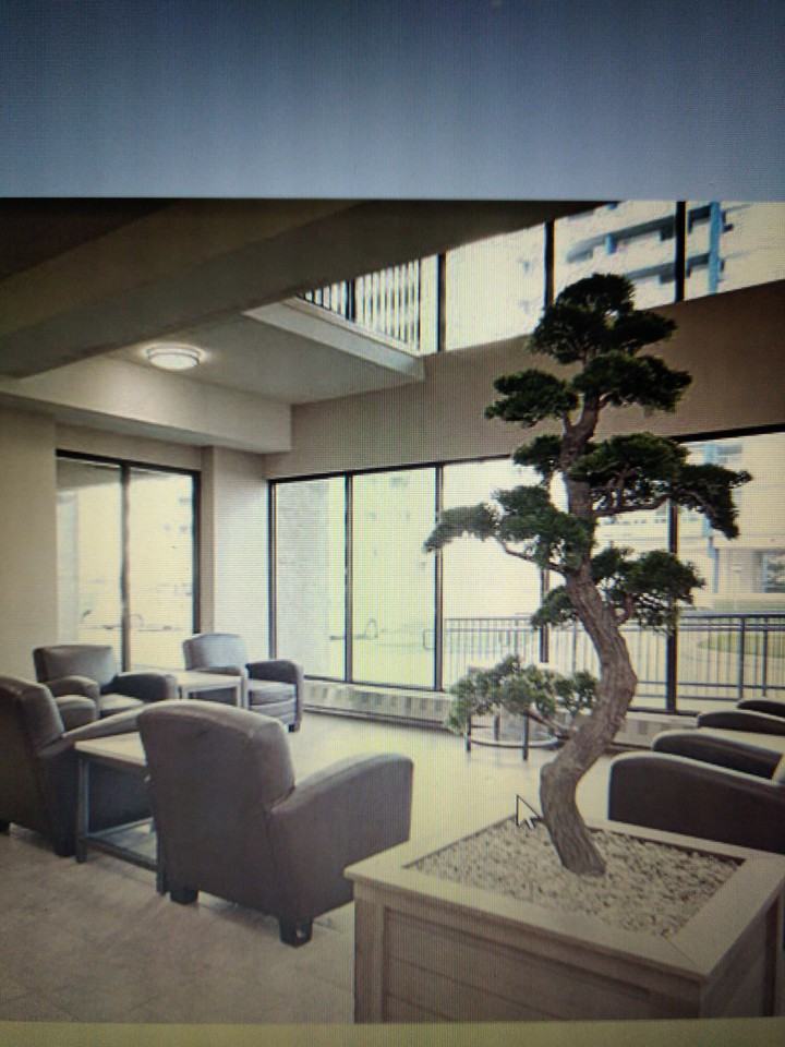 150 Charlton Avenue East