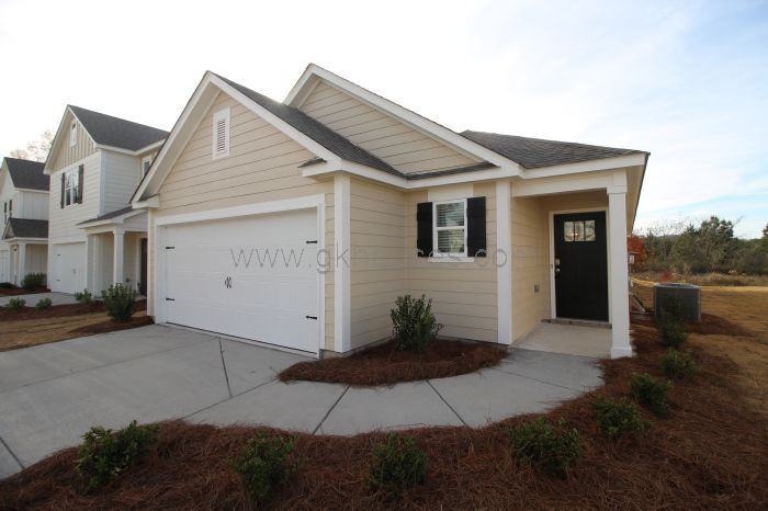 990 Hawthorn Ln - Photo 2 of 23