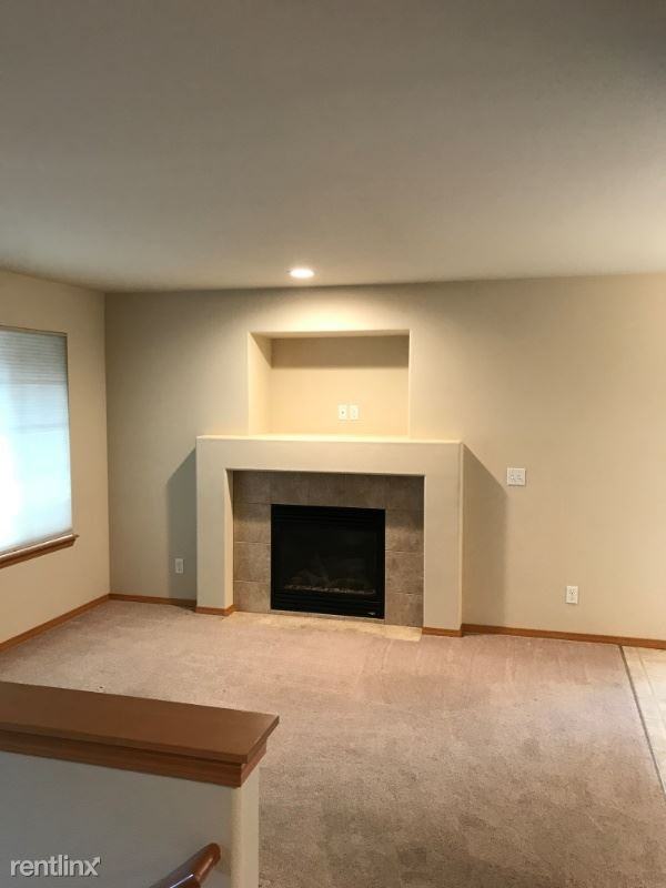 4215 144 St SW - Photo 3 of 9