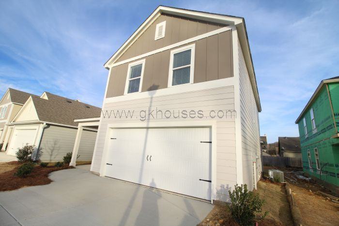 995 Hawthorn Ln - Photo 2 of 26