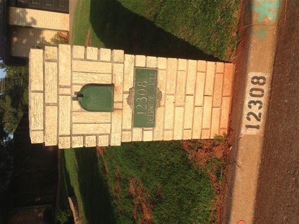 12308 Deerwood Cir - Photo 2 of 2