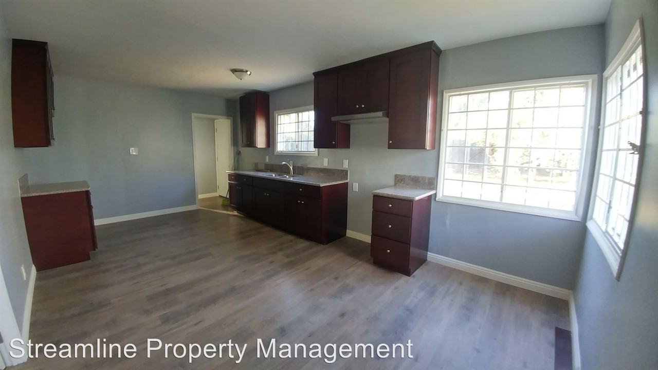 319 E Adams St #2 - Photo 2 of 5